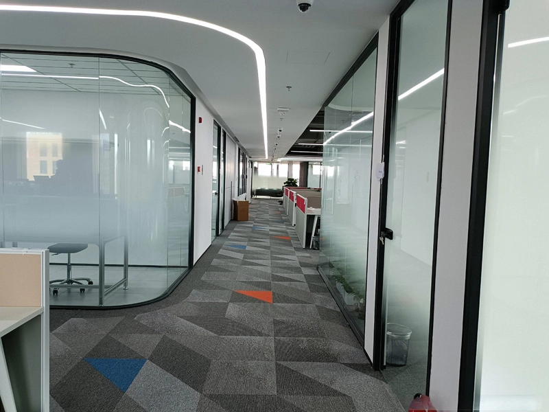 تطبيقات الزجاج المعماري في منطقة الخصوصية