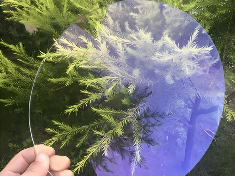 ما هي مزايا الزجاج المضاد للانعكاس مقارنة بالزجاج العادي