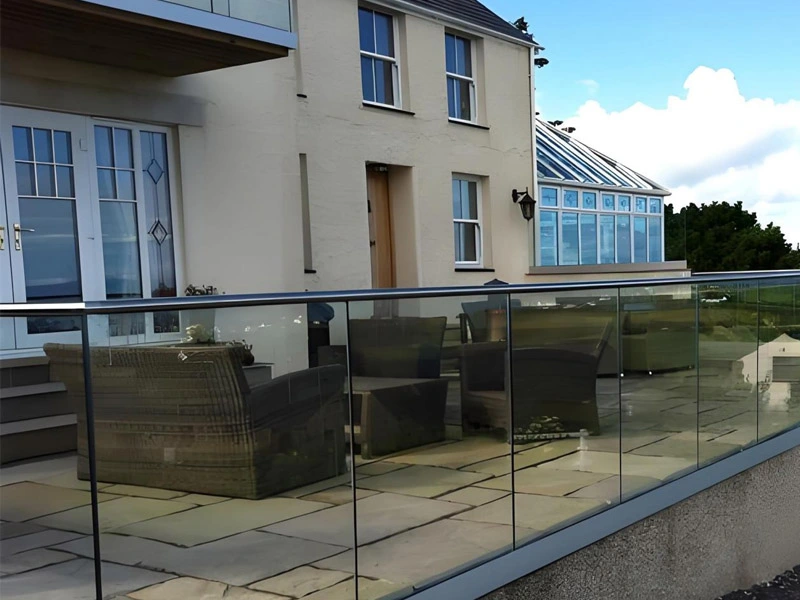 هل زجاج أمان من الزجاج المقسى ؟